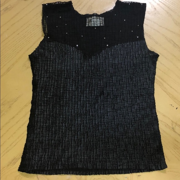 Black fancy top w/o sleeves - Picture 1 of 2